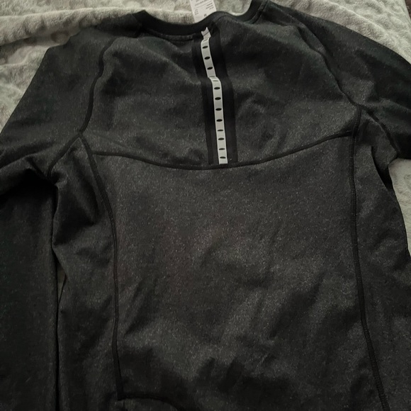 grey workout long sleeve - Picture 2 of 2